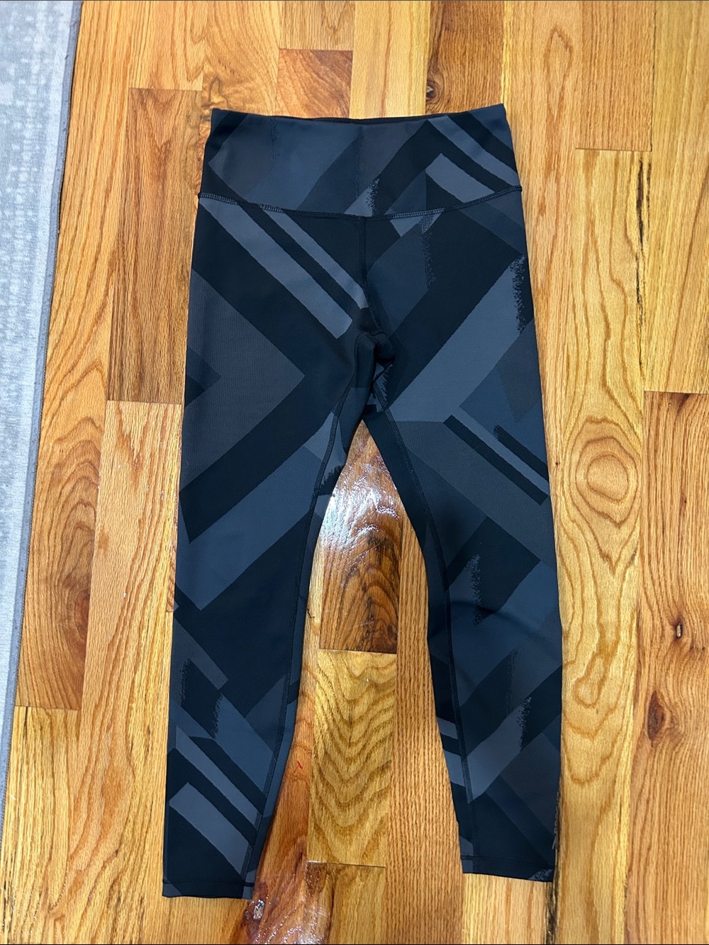 Brooks Black Geometric High-Waist Leggings